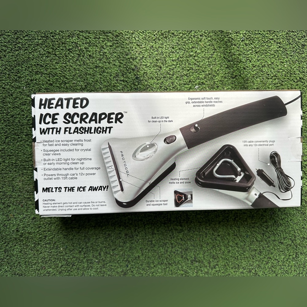 Protocol Heated Auto Ice Scraper w/Flashlight, 12v, Squeegee & Extendable - Picture 6 of 7